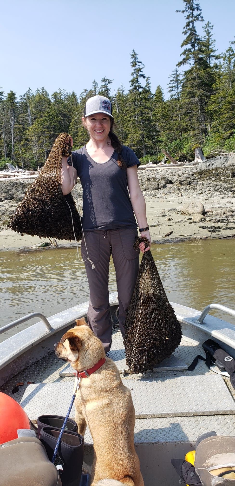a lady with a haul ła̱'a̱sk