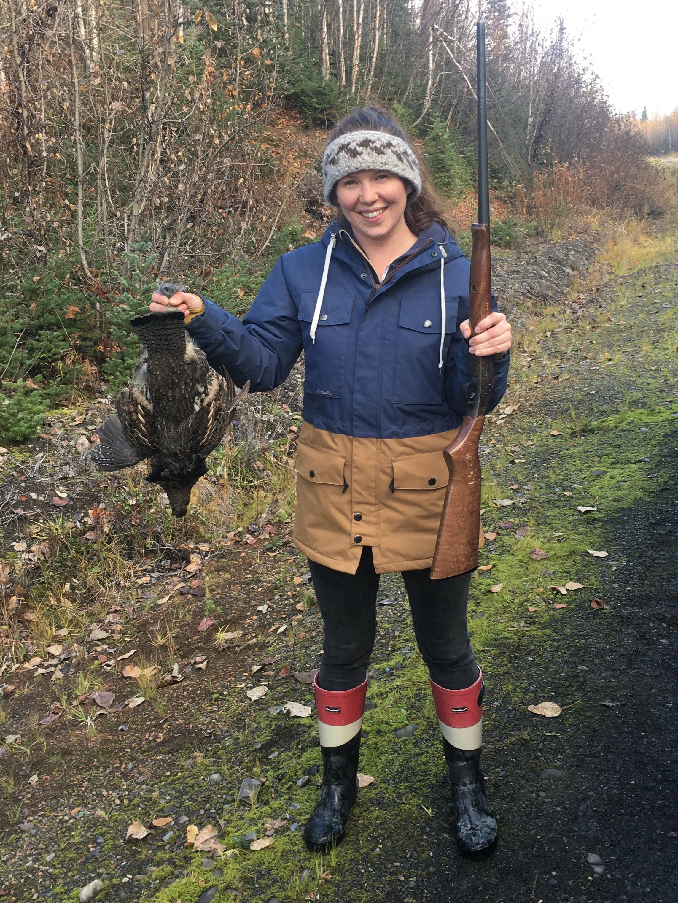 A lady hunting grouse