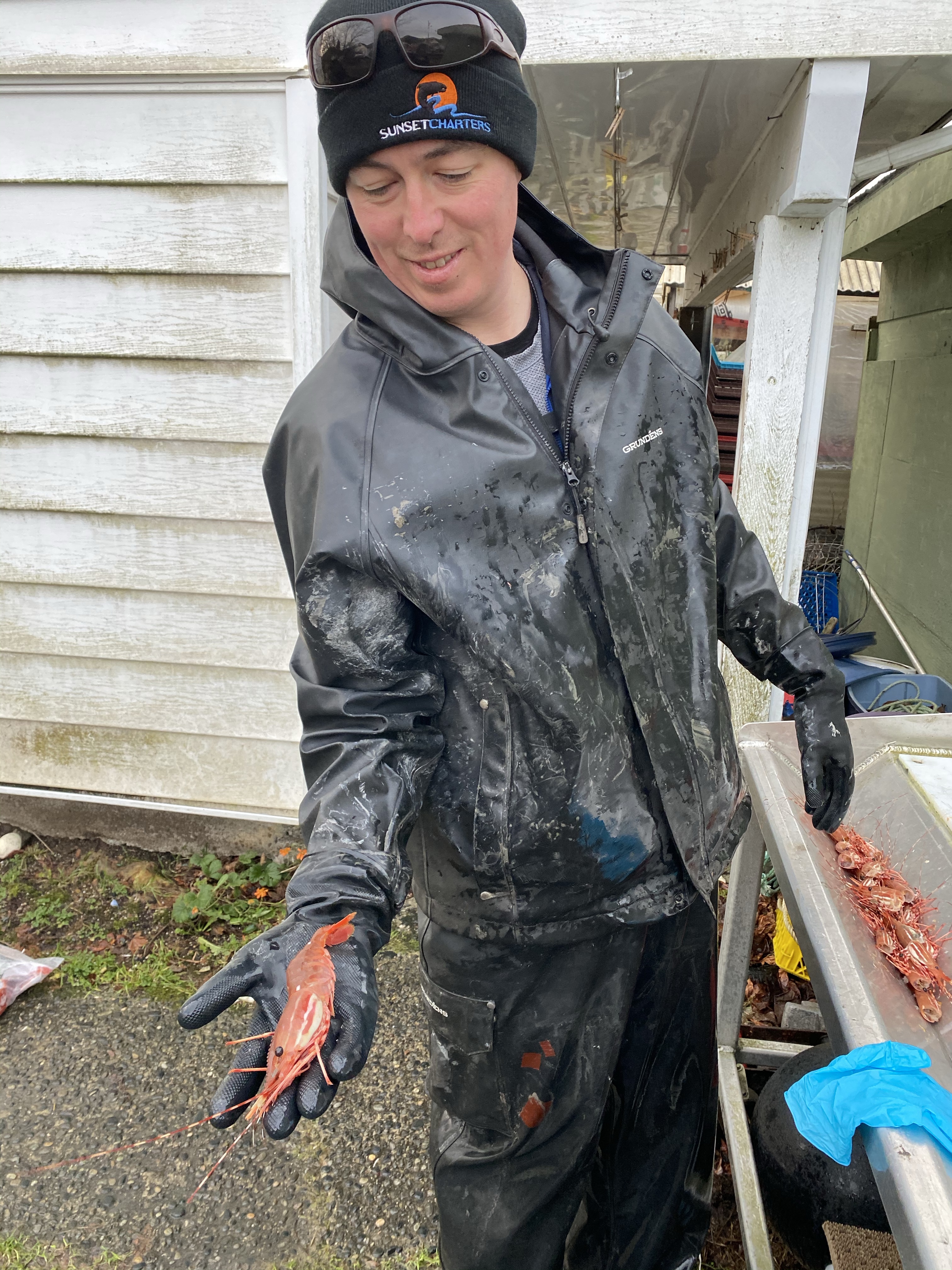 A man showing off one of the bigger xmasgm buwel