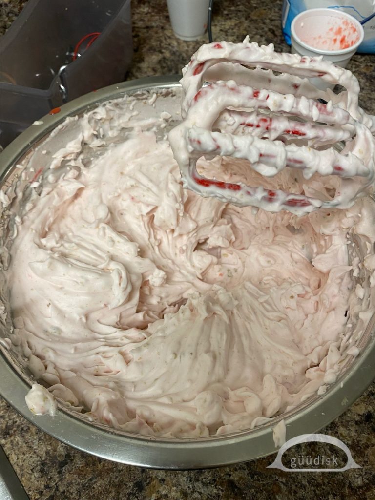 large bowl of the strawberry yel 'as
